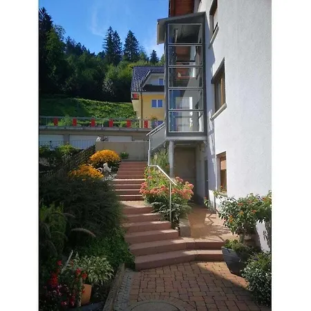 度假居 Modernly Furnished *